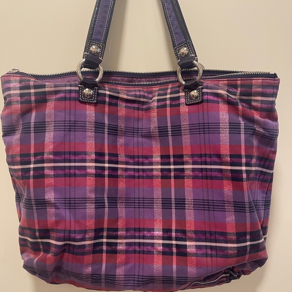 CoachPoppy TartanGlam Canvas and patent with3original hangtags shoulderTote bag. - Picture 3 of 7